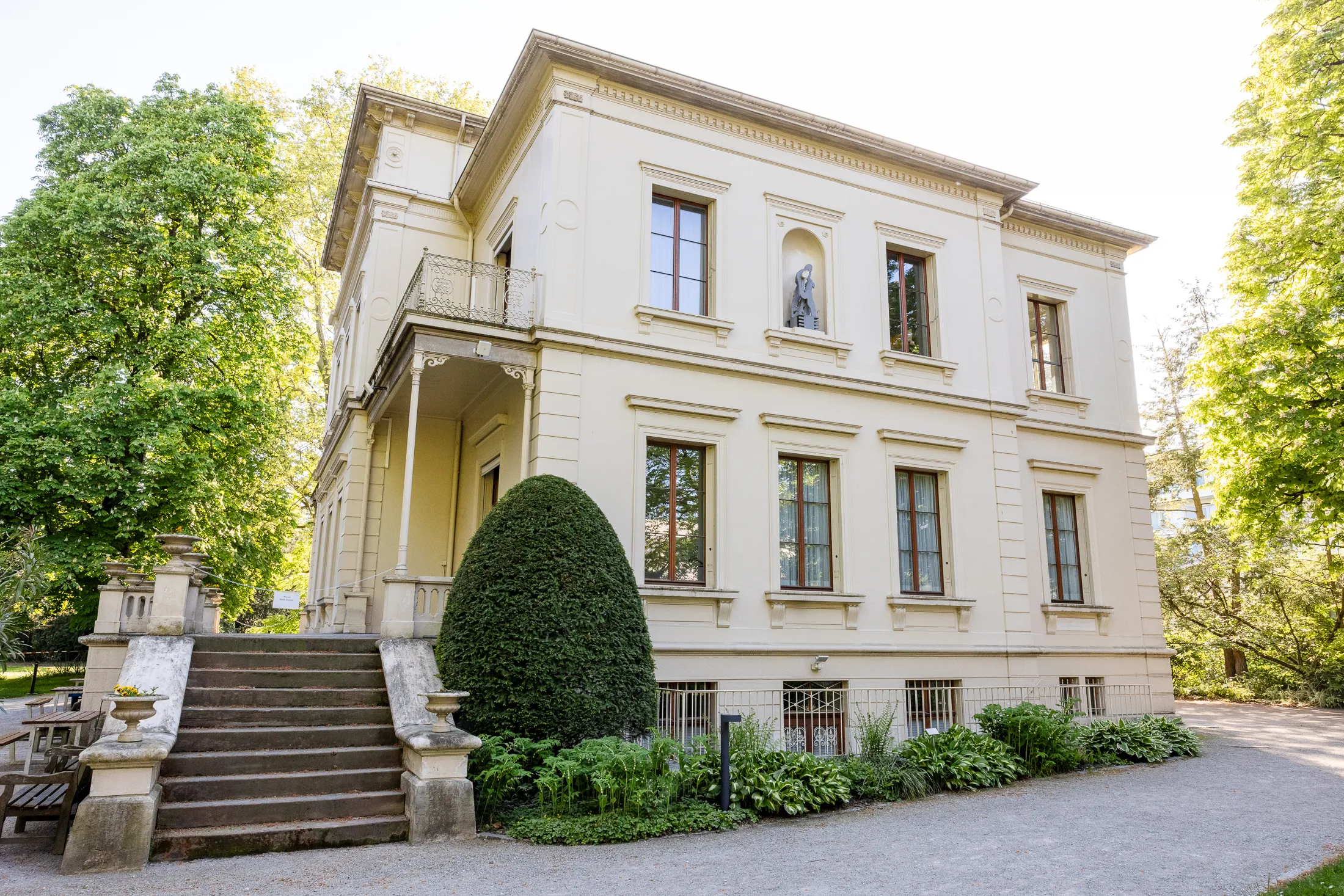 Villa Hirzbrunnen mit Aussentreppe